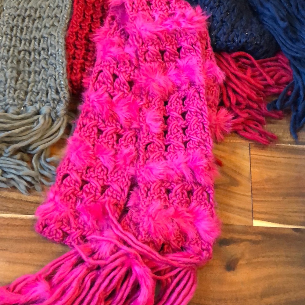 5 scarf bundle - Picture 3 of 4